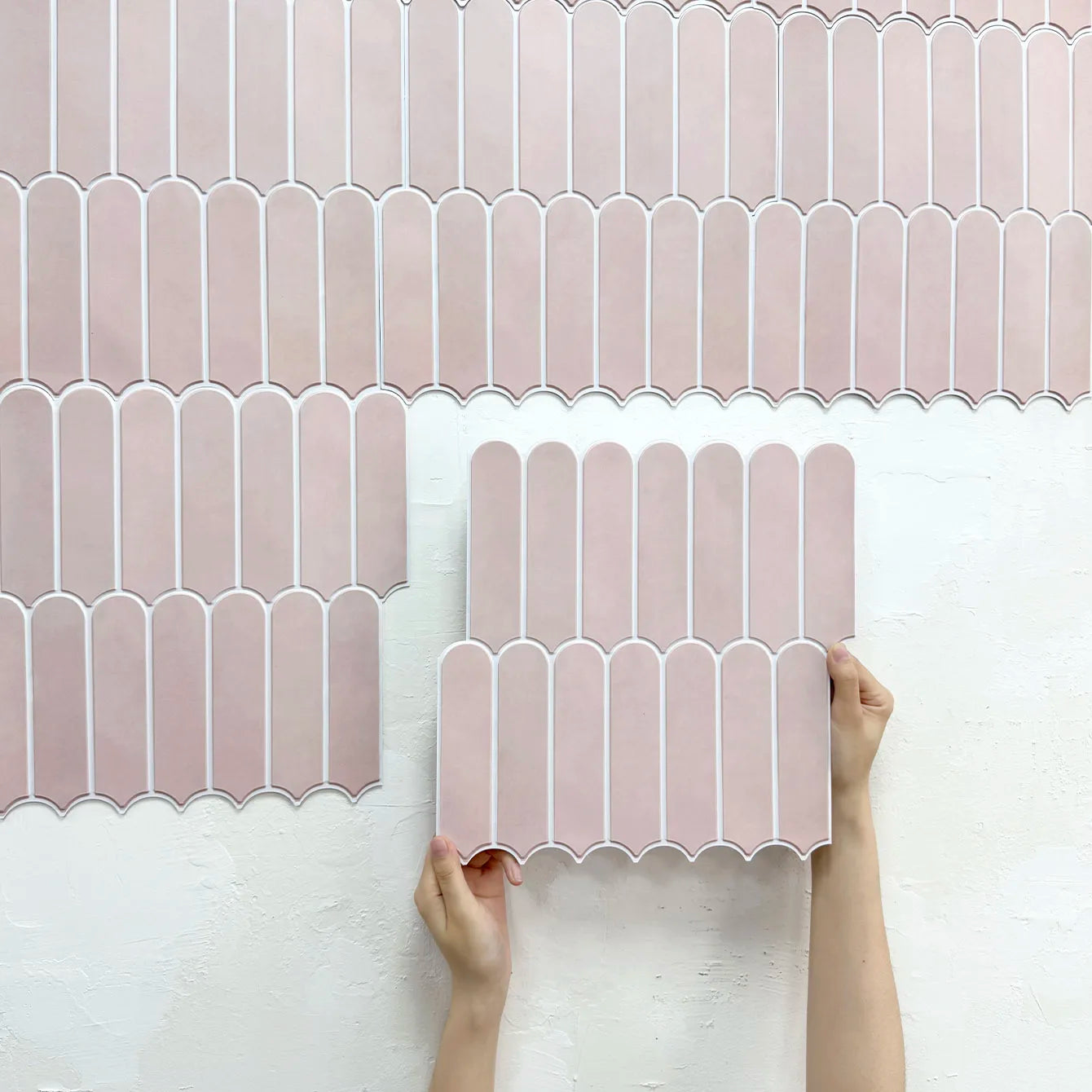 Serenity Fish Scale Long 3D Tiles - Light Pink