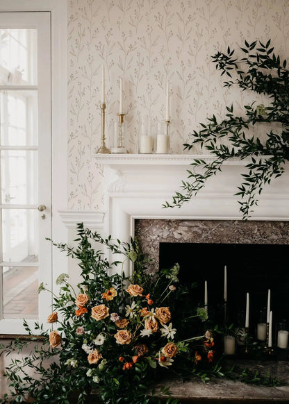 French Country Lilly Wallpaper